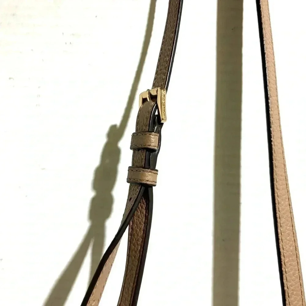 Michal kors beige leather crossbody handbag - Picture 6 of 11